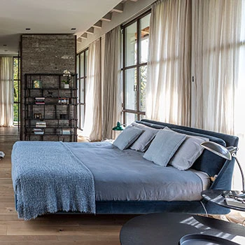 Porro, image:contract_immagini - Porro Spa - Single-family house with Porro design in the green of Franciacorta