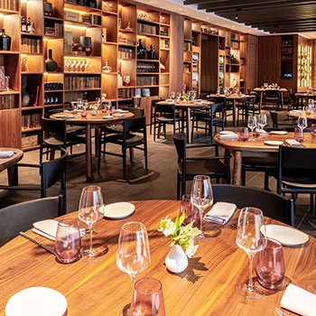 Porro, image:contract_immagini - Porro Spa - The charm of Italian design signed by Porro in the new Toscana Divino restaurant in Miami