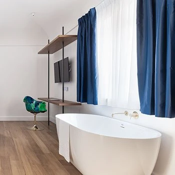 Porro, image:contract_immagini - Porro Spa - The Boutique Mast system for the suites of Palazzo Martinelli