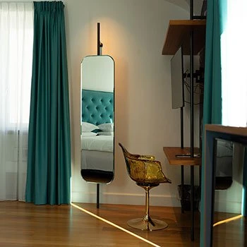 Porro, image:contract_immagini - Porro Spa - The Boutique Mast system for the suites of Palazzo Martinelli