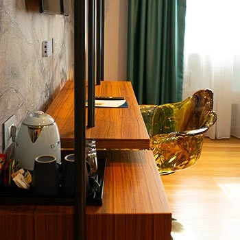 Porro, image:contract_immagini - Porro Spa - The Boutique Mast system for the suites of Palazzo Martinelli