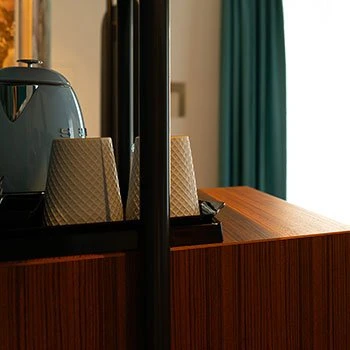 Porro, image:contract_immagini - Porro Spa - The Boutique Mast system for the suites of Palazzo Martinelli