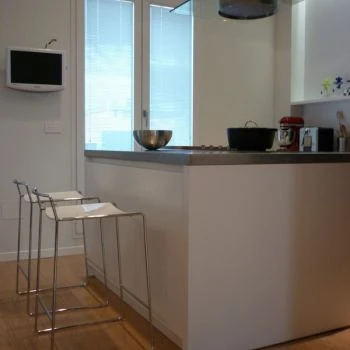 Porro, image:contract_immagini - Porro Spa - Spindle stool