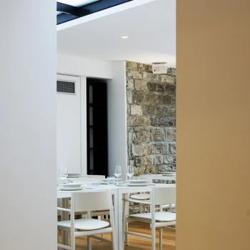 Porro, image:contract_immagini - Porro Spa - Neve Chairs, Fractal tables