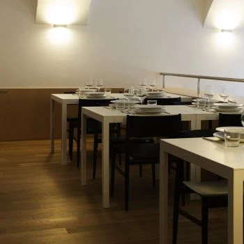 Porro, image:contract_immagini - Porro Spa - Neve Chairs, Fractal tables