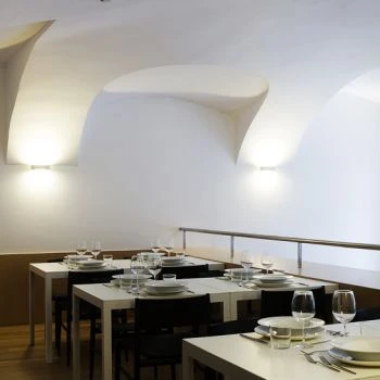 Porro, image:contract_immagini - Porro Spa - Neve Chairs, Fractal tables