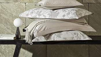 Porro - Groove bench for the new Descamps catalogue, with concept and styling by Bruno Tarsia