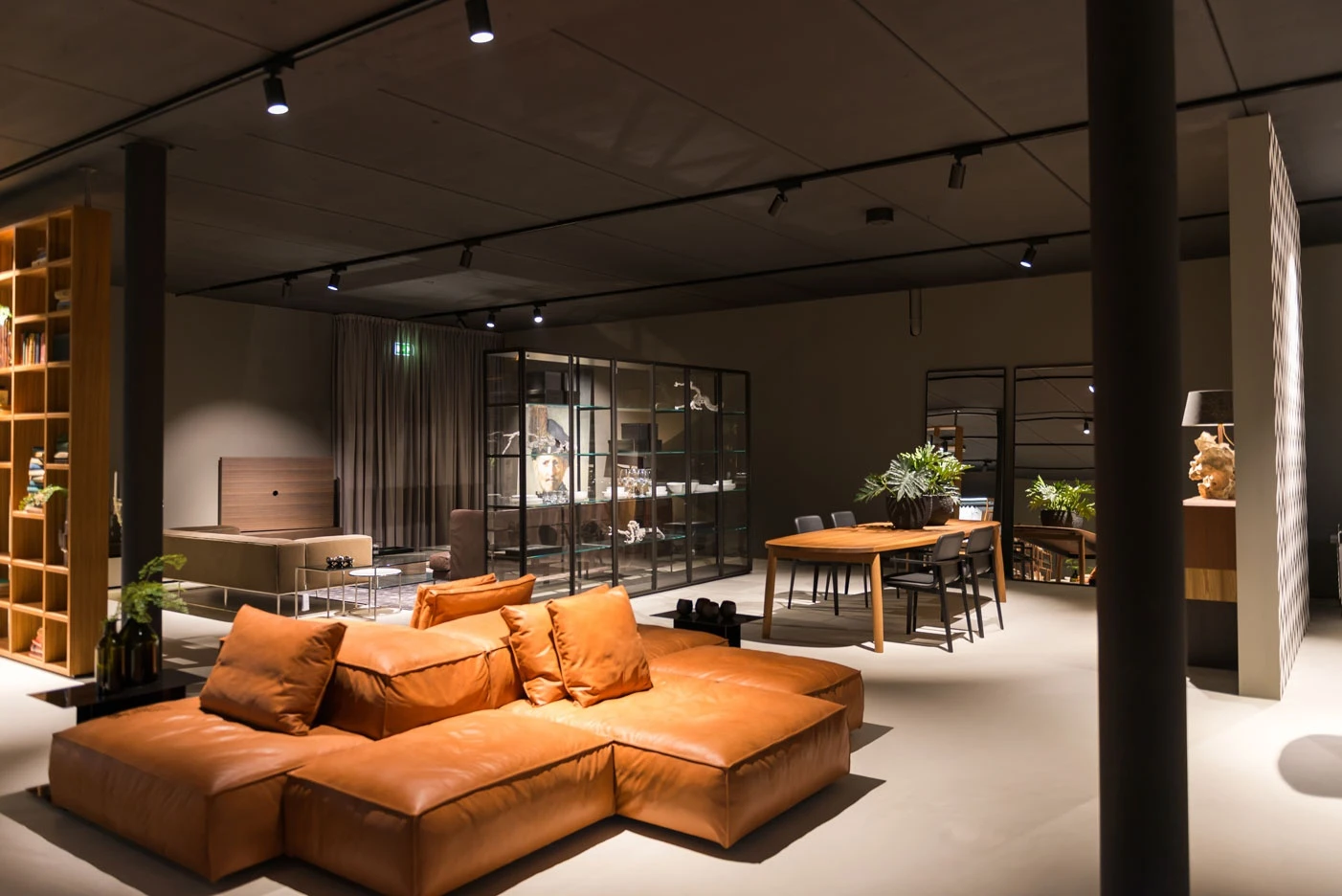 Porro, image:news_immagini - Porro Spa - New showroom Hora Interiors, Holland Opening: 9 October 2015