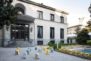 Porro, image:news_immagini - Porro Spa - Bellevue mirror exhibited at Villa Necchi Campiglio on the occasion of Fuori Salone 2016