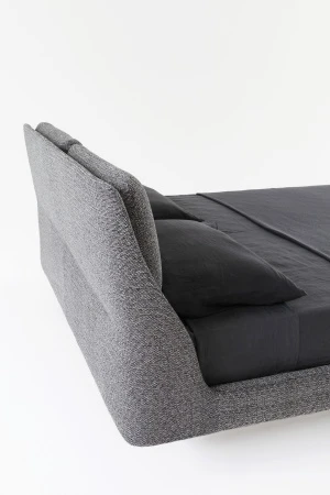 Porro, image:news_immagini - Porro Spa - Makura bed by Piero Lissoni