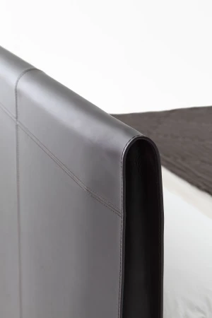 Porro, image:news_immagini - Porro Spa - Sadoru bed by Oscar and Gabriele Buratti