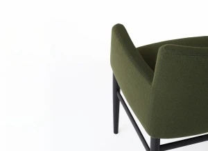 Porro, image:news_immagini - Porro Spa - <p>Pioggia chair by Piero Lissoni</p>