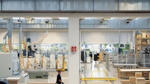 Porro, image:news_immagini - Porro Spa - <p>安全，高效率，团队精神，整洁美观：Porro重启生产线</p>