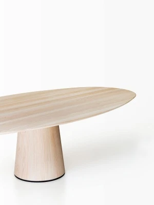 Porro, image:news_immagini - Porro Spa - Materic, versione ovale, design Piero Lissoni