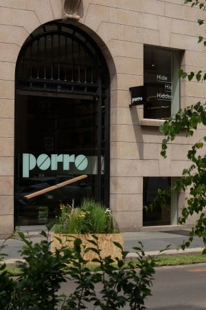 Porro, image:news_immagini - Porro Spa - Porro @ Fuorisalone 2022 _ Showroom Porroduriniquindici