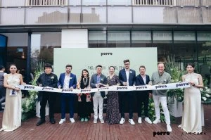 Porro, image:news_immagini - Porro Spa - From the left: Kangsheng Tu - Giulio Porro - Maria Porro - Guohui Li - Yuan Lu - Giovanni Porro - Berardino Caizzo - Davide Francone