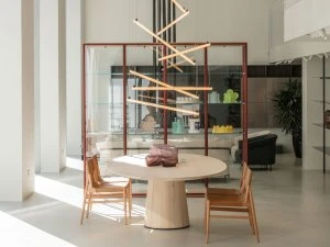 Porro, image:news_immagini - Porro Spa - Ex-Libris rosso antico glass cabinet