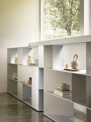 Porro, image:news_immagini - Porro Spa - Ryo bookcase, design Nao Tamura, 2026