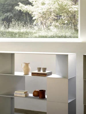 Porro, image:news_immagini - Porro Spa - Ryo bookcase, design Nao Tamura, 2026