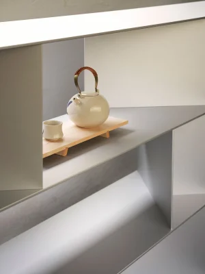 Porro, image:news_immagini - Porro Spa - Ryo bookcase, design Nao Tamura, 2026