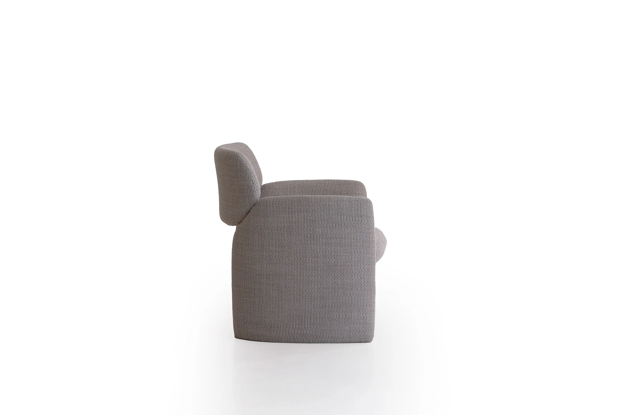 Porro, image:ARNALDO ARMCHAIR, designed by Yabu Pushelberg - 