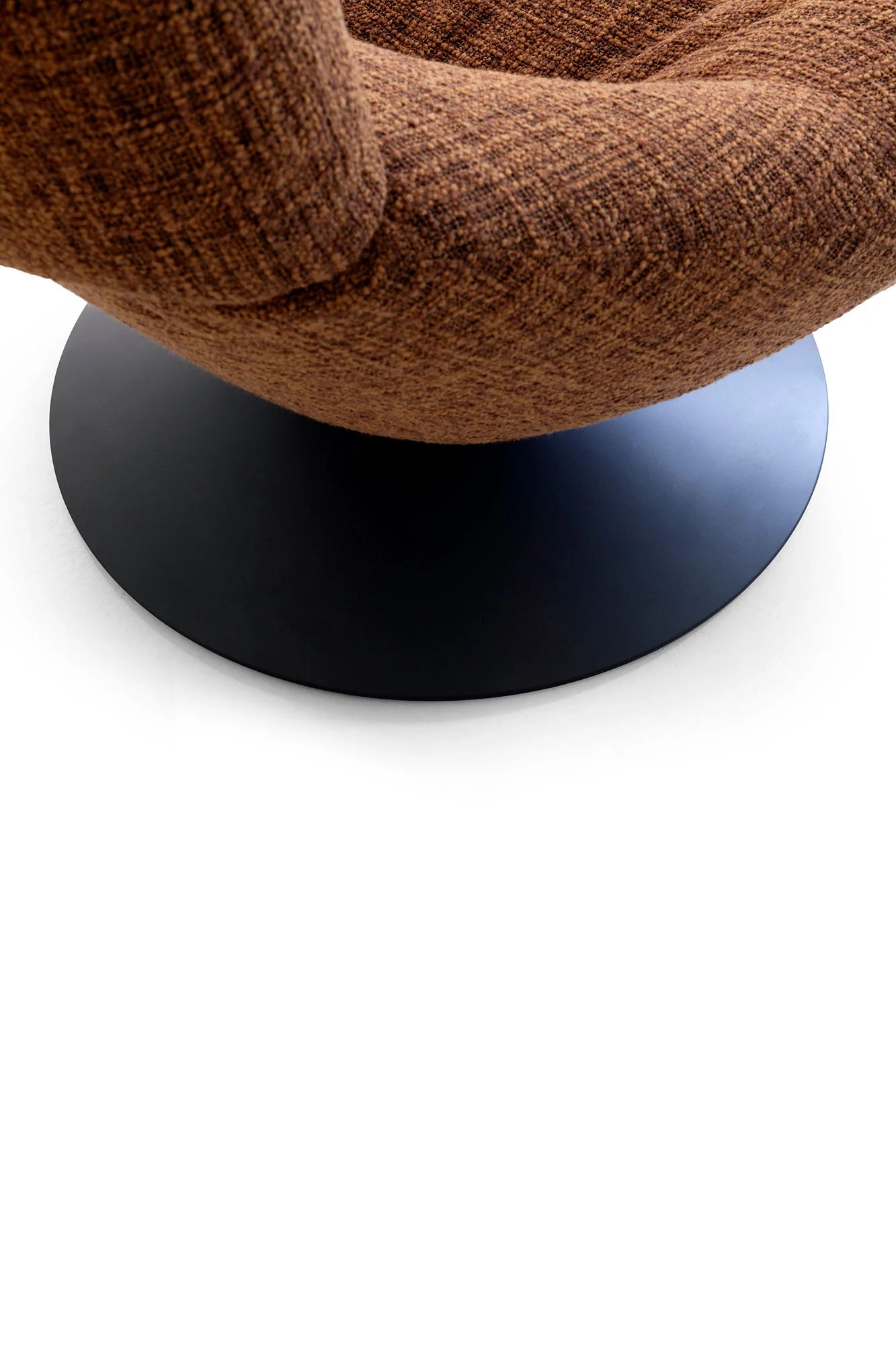 Porro, image:HITA LOUNGE CHAIR, designed by Dordoni Studio - 