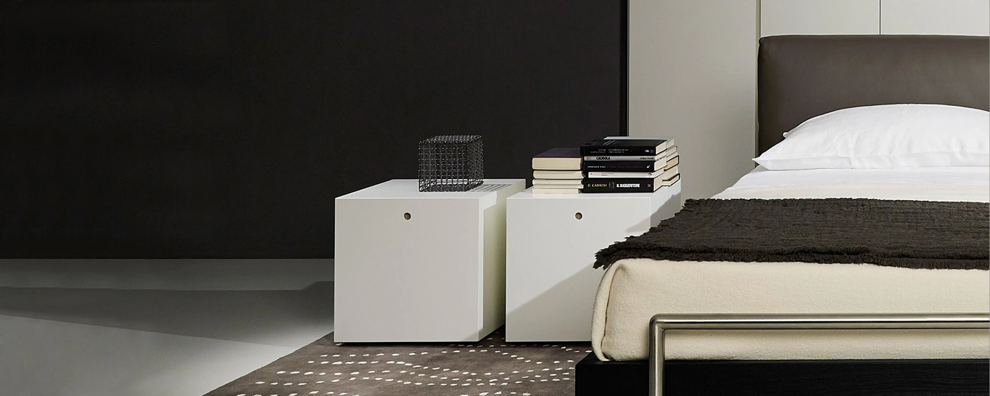 Porro - 20160324-14358-offshore_comodino_slider.webp