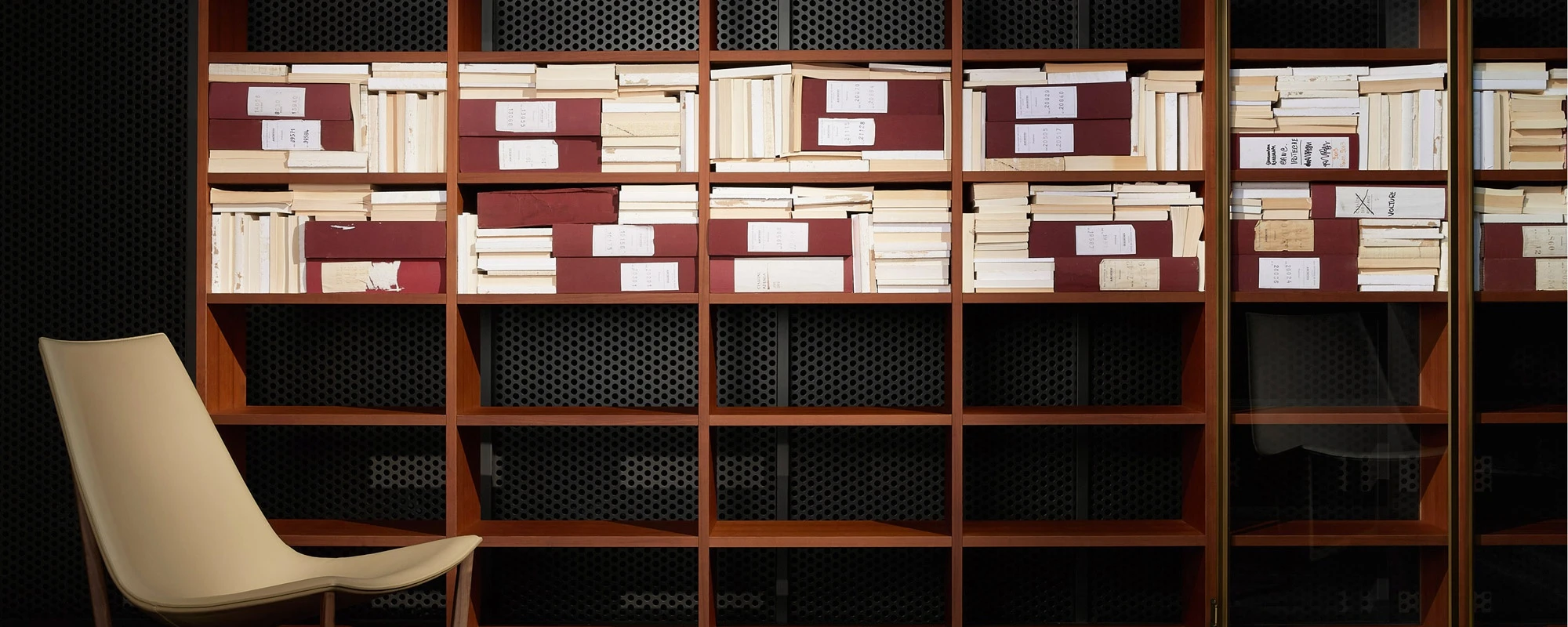 Porro - 20160329-14494-system_vetrina_slider01.webp