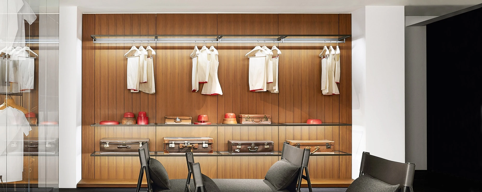 Porro - 20220803-27319-storage_boiserie_slider_03.webp