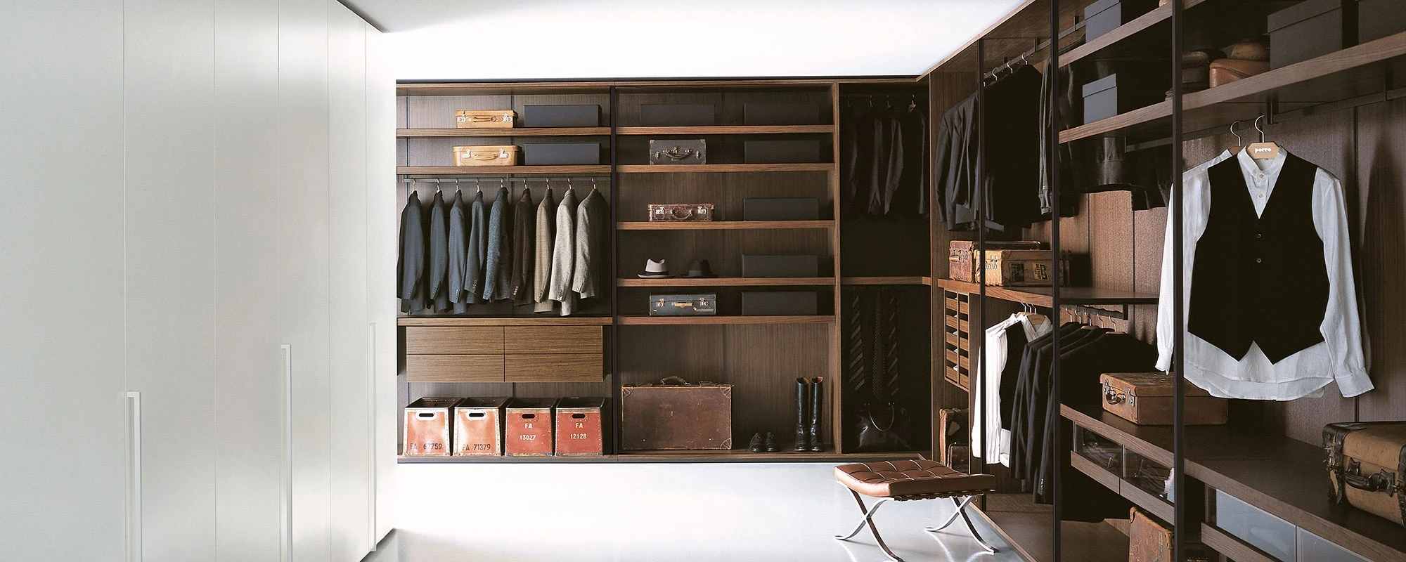 Porro - 20221018-27733-Storage_dressing_slider_04.webp